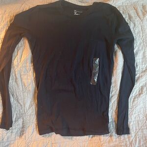 Black long sleeve t-shirt